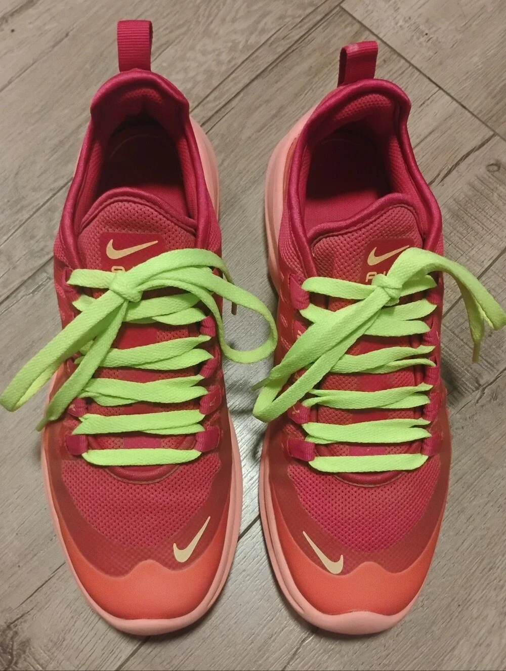 Nike Women's Air Max Axis Sneakers Running Shoes in Pink/Melon/Coral, Size 9.5 - Picture 2 of 16